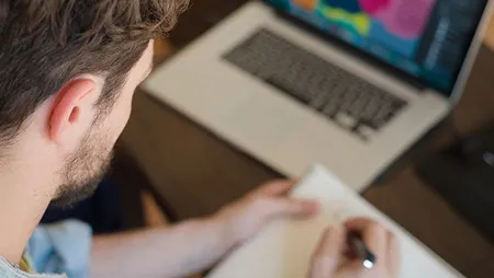 Desainer Sebagai Kurator Article image